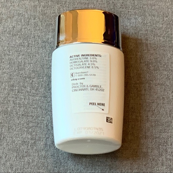 NWT OLAY Face Sunscreen Serum Shine Control SPF35 - Picture 6 of 7